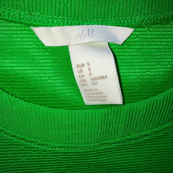 💚H&M Green Stretchy Dress💚 - Picture 2 of 2